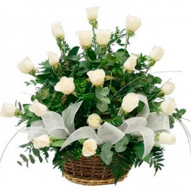 Cesta Condolencias 24 Rosas Blancas