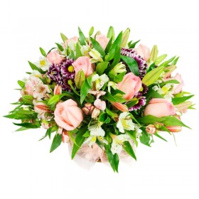 Cesta de Flores mediano con Rosas rosadas Liliums y Astromelias Cesta de Flores mediano con Rosas Liliums y astromelias color Rosadas