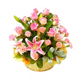 Canastillo grande con 24 rosas y 10 Limiums color Rosado Canastillo grande con 24 rosas y 10 Limiums color Rosado