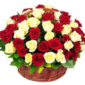 Canastillo Grande redondo con 50 Rosas Blancas y Rojas Canastillo Grande redondo con 50 Rosas Blancas y Rojas
