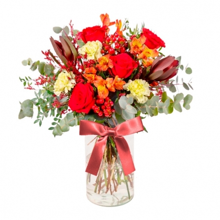Florero con 5 Rosas Rojas Proteas flores Rústicas hipéricos Eucalipto y flores mix
