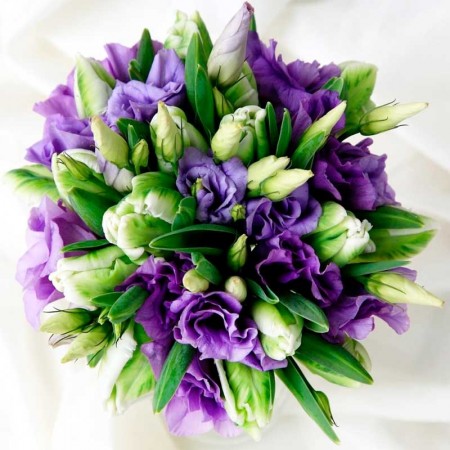 Ramo de Flores Con 20 varas de Lisianthus Morados más flores mix