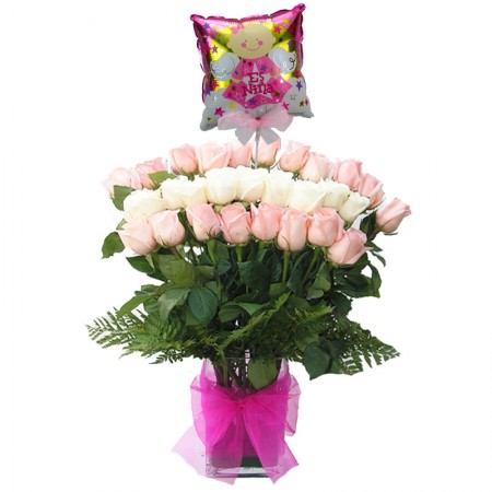 Florero Nacimiento con 24 Rosas MIx Blancas y Rosadas + Globo es una Niña