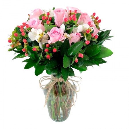 Florero 12 Rosas Rosadas + Hipericos Rojos + Eucalipo
