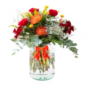 Florero con 5 Rosas Rojas flores Rùsticas Eucalipto y flores mix Florero con 5 Rosas Rojas flores Rùsticas Eucalipto y flores mix