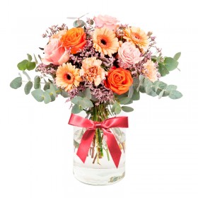 Florero Rústico con Flores Naranjas Eucalipto 6 rosas naranjas Astromelias Limonios y Flores Silvestres Florero Rústico con Flores Naranjas Eucalipto 6 rosas naranjas Astromelias Limonios y Flores Silvestres