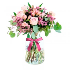 Florero Rústico con Flores Rosadas Eucalipto 6 rosas Astromelias Limonios y Flores Silvestres Florero Rústico con Flores Rosadas Eucalipto 6 rosas Astromelias Limonios y Flores Silvestres