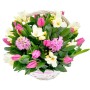 Canastillo Mediano con 10 Tulipanes más flores Mix