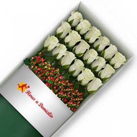 CAJA 18 ROSAS BLANCAS