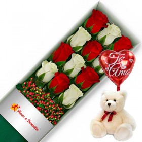 OFERTA DE CAJA CON 12 ROSAS ROJAS Y BLANCAS + PELUCHE Y GLOBO OFERTA DE CAJA CON 12 ROSAS ROJAS Y BLANCAS + PELUCHE Y GLOBO